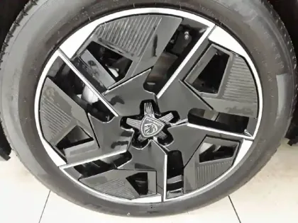 Photo 12 Peugeot 408  Hybrid 145 e-DCS6