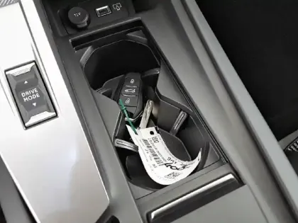 Photo 63 Peugeot 408  Hybrid 145 e-DCS6