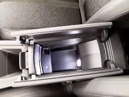 Photo 64 Peugeot 408  Hybrid 145 e-DCS6