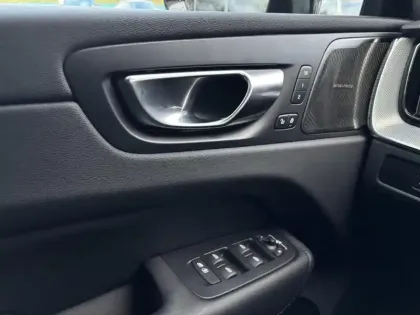 Photo 16 Volvo Xc60  T6 AWD Hybride rechargeable 253 ch+145 ch Geartronic 8