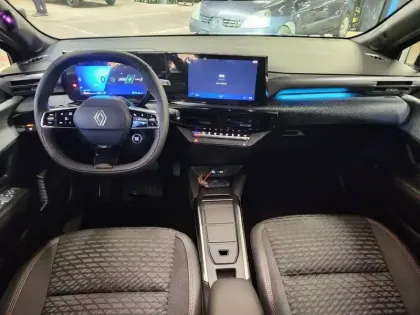 Photo 15 Renault Clio  E-Tech full hybrid 160 ch