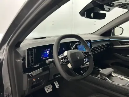 Photo 18 Renault Espace  E-Tech full hybrid 200 GSR2