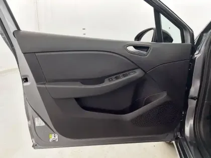 Photo 48 Renault Clio Gén. V (BJA) Ph2 Evolution 5