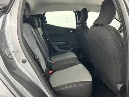 Photo 24 Renault Clio  E-Tech full hybrid 145 ch GSR2