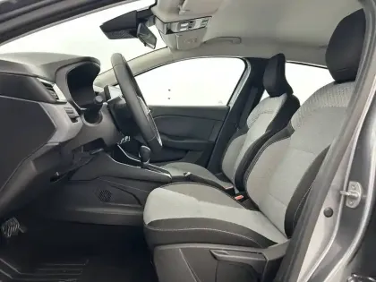 Photo 17 Renault Clio  E-Tech full hybrid 145 ch GSR2