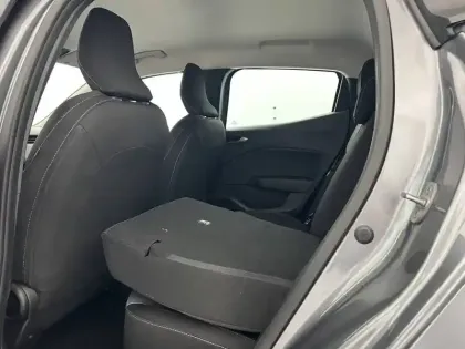 Photo 37 Renault Clio  E-Tech full hybrid 145 ch GSR2