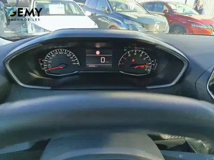 Photo 37 Peugeot 2008  PureTech 100 S&S BVM6