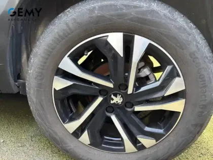 Photo 10 Peugeot 2008  PureTech 130 S&S BVM6