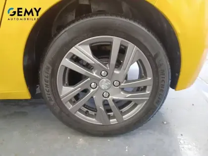 Photo 28 Peugeot 208  PureTech 100 S&S BVM6