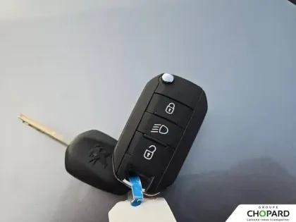 Photo 20 Peugeot 208  PureTech 75 S&S BVM5