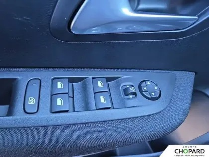 Photo 23 Peugeot 208  Electrique 50 kWh 136ch