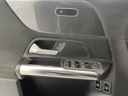 Photo 61 Mercedes Classe B  250 e 8G-DCT