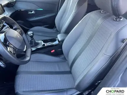 Photo 10 Peugeot 208  PureTech 100 S&S BVM6