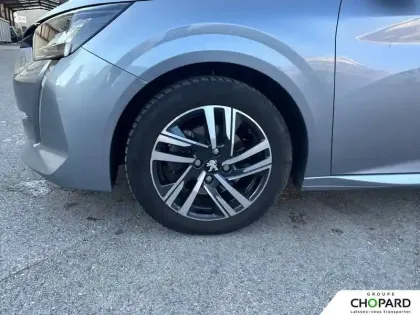 Photo 24 Peugeot 208  PureTech 100 S&S BVM6