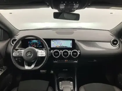 Photo 8 Mercedes GLA  200 d 8G-DCT