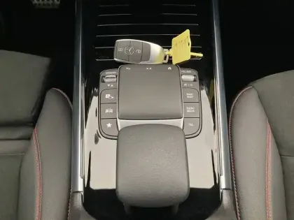 Photo 18 Mercedes GLA  200 d 8G-DCT