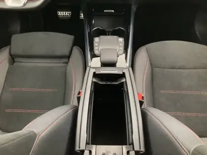 Photo 17 Mercedes GLA  200 d 8G-DCT