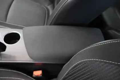 Photo 27 Renault Megane Mégane IV Berline TCe 140 FAP