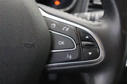 Photo 6 Renault Megane Mégane IV Berline TCe 140 FAP