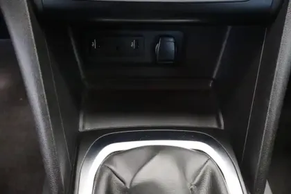 Photo 28 Renault Megane Mégane IV Berline TCe 140 FAP