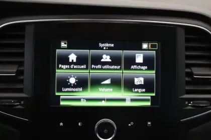 Photo 22 Renault Megane Mégane IV Berline TCe 140 FAP