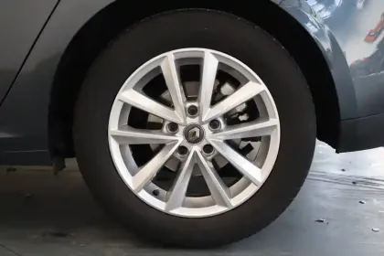 Photo 13 Renault Megane Mégane IV Berline TCe 140 FAP