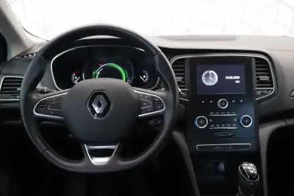 Photo 16 Renault Megane Mégane IV Berline TCe 140 FAP