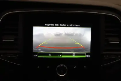 Photo 23 Renault Megane Mégane IV Berline TCe 140 FAP