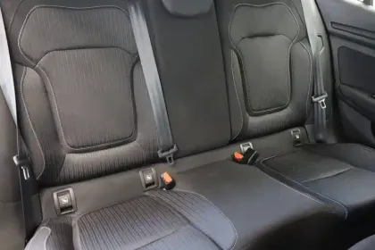 Photo 18 Renault Megane Mégane IV Berline TCe 140 FAP