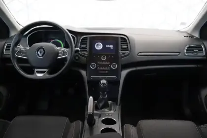 Photo 15 Renault Megane Mégane IV Berline TCe 140 FAP