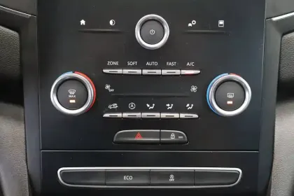 Photo 30 Renault Megane Mégane IV Berline TCe 140 FAP