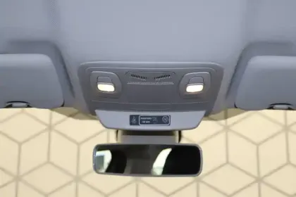 Photo 11 Renault Megane Mégane IV Berline TCe 140 FAP