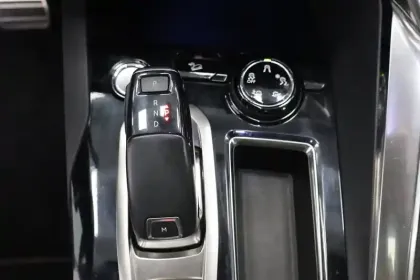 Photo 34 Peugeot 3008 Gén. II Ph1 GT Line 5