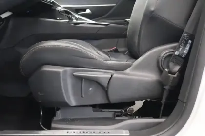 Photo 29 Peugeot 3008 Gén. II Ph1 GT Line 5