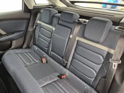 Photo 9 Citroën C4 e- 136 ch Automatique