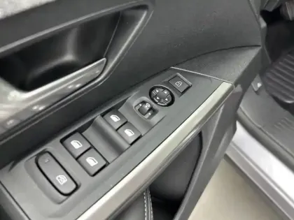 Photo 42 Peugeot 3008  Hybrid 145 e-DCS6