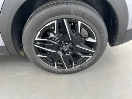 Photo 12 Peugeot 3008  Hybrid 145 e-DCS6