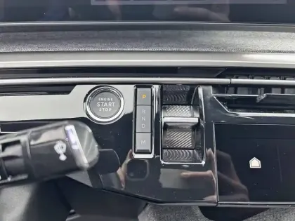 Photo 38 Peugeot 3008  Hybrid 145 e-DCS6