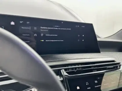 Photo 23 Peugeot 3008  Hybrid 145 e-DCS6