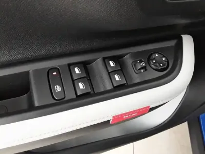 Photo 43 Citroën C3  Turbo 100 ch BVM6