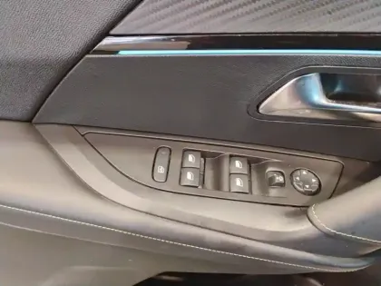 Photo 23 Peugeot 2008 Gén. II Ph1 NG GT Pack 5