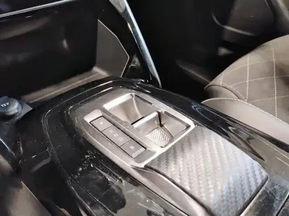 Photo 11 Peugeot 2008 Gén. II Ph1 NG GT Pack 5