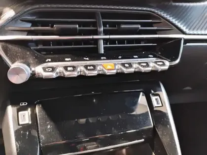 Photo 19 Peugeot 2008 Gén. II Ph1 NG GT Pack 5