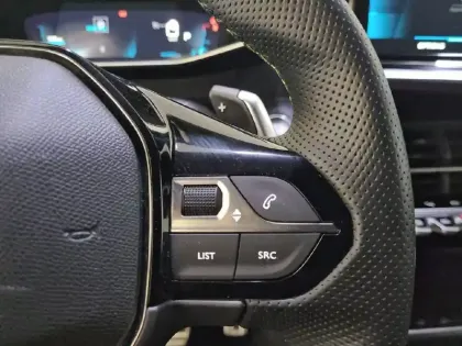 Photo 26 Peugeot 208  PureTech 130 S&S EAT8