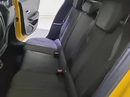 Photo 11 Peugeot 208  PureTech 130 S&S EAT8