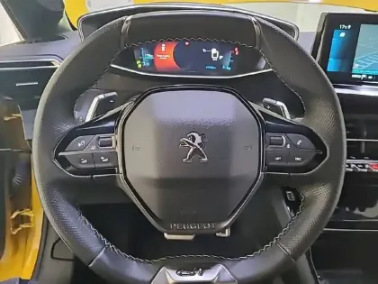 Photo 72 Peugeot 208  PureTech 130 S&S EAT8