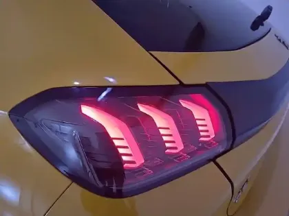 Photo 80 Peugeot 208  PureTech 130 S&S EAT8