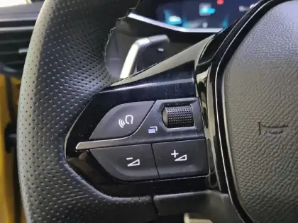 Photo 25 Peugeot 208  PureTech 130 S&S EAT8