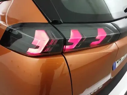 Photo 16 Peugeot 2008  BlueHDi 110 S&S BVM6