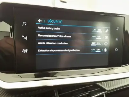 Photo 19 Peugeot 2008  BlueHDi 110 S&S BVM6